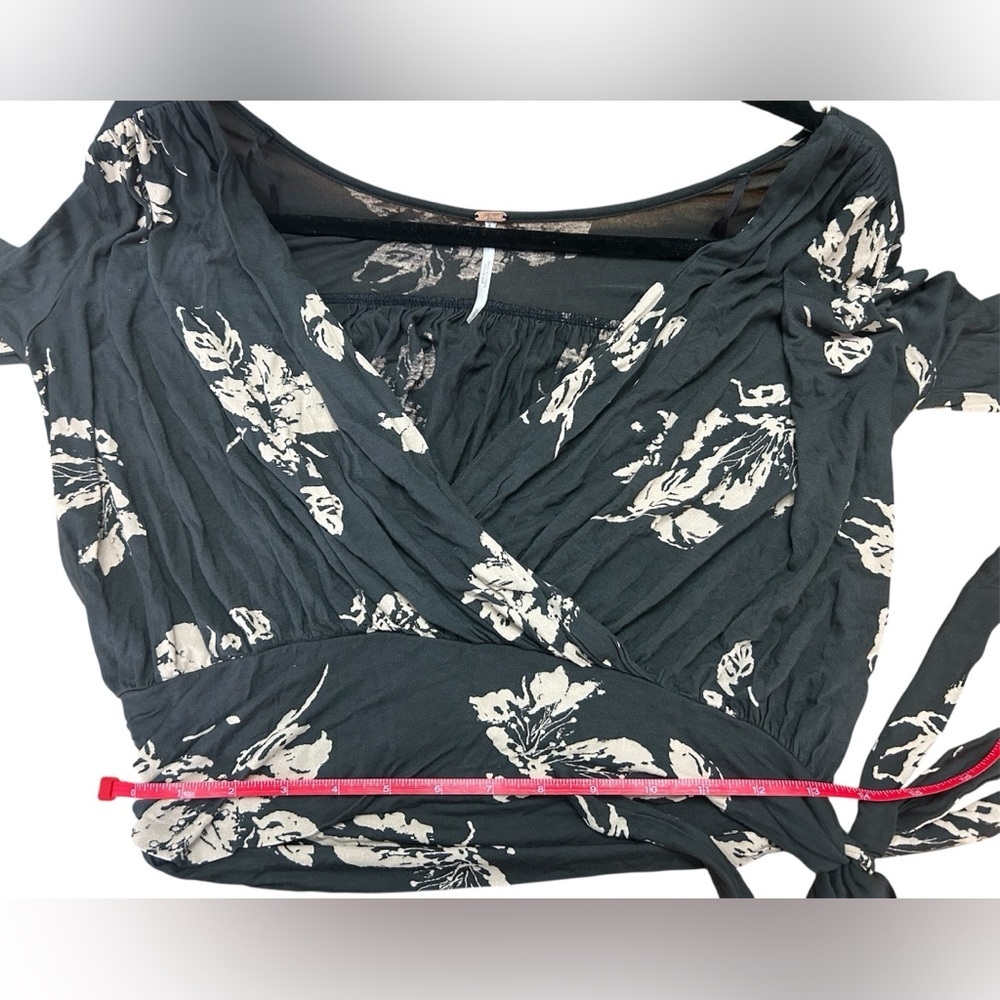Free People Fiona Bell Sleeve Size XS Surplice Wrap Tie at Waist Top brown/tan - Picture 7 of 9